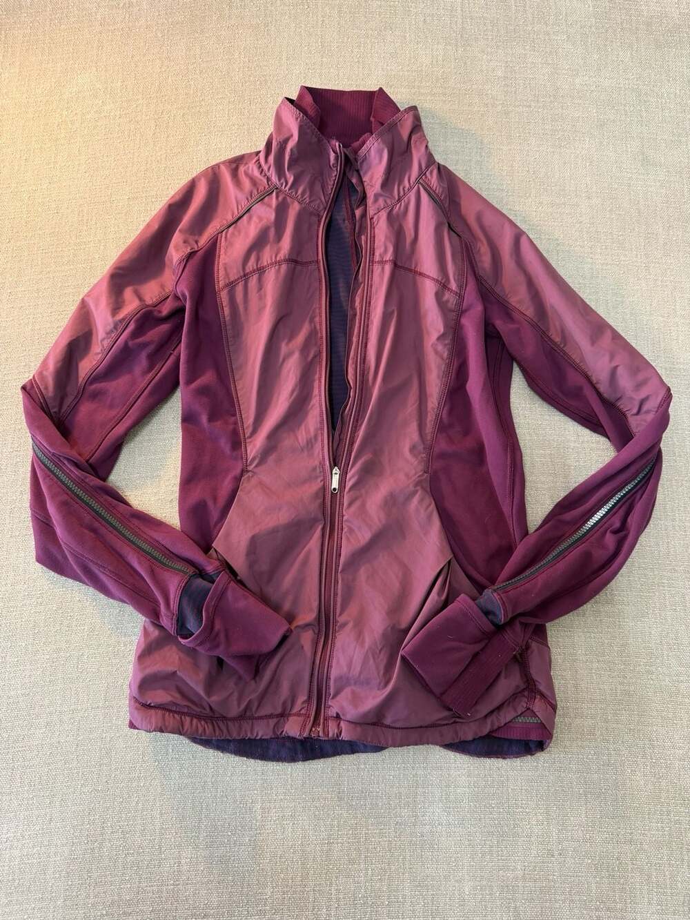 Lululemon Can't Stop Jacket in Mini Hyper Stripe Plum - Picture 1 of 8